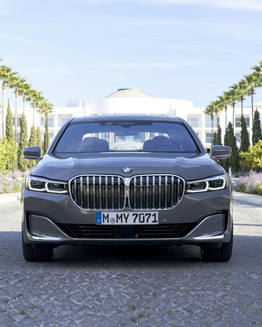  BMW 750Li xDrive (G12) 2019 года  (WW) (фото 154 из 164)